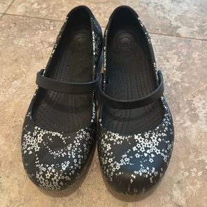 Crocs Woman’s Size 11 Wide NEW!! Black Silver